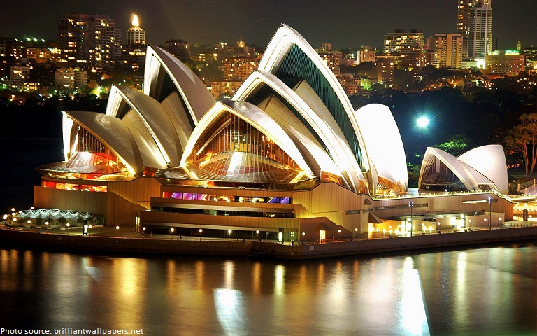 sydney opera house at night