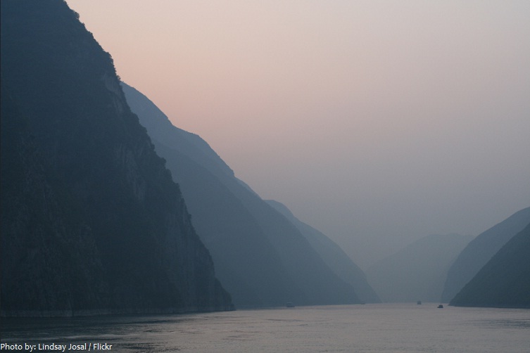 yangtze river three gorges
