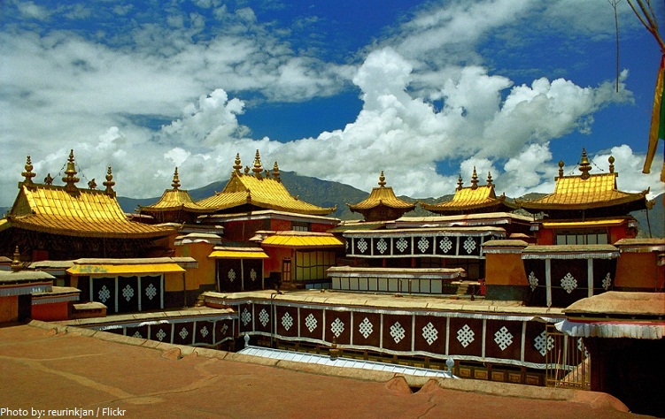 potala palace golden roof