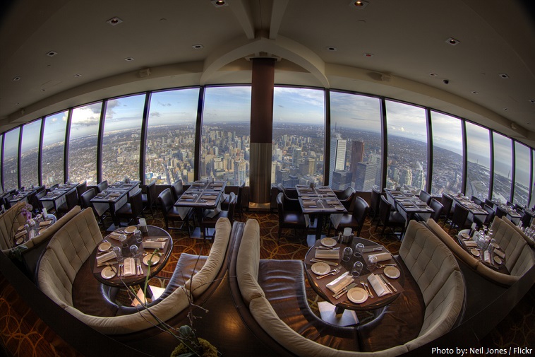 cn tower 360 restaurant
