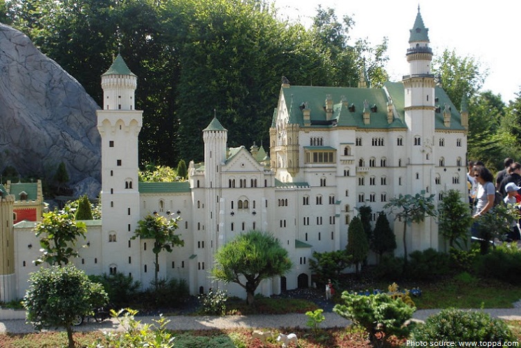 neuschwanstein castle lego replica