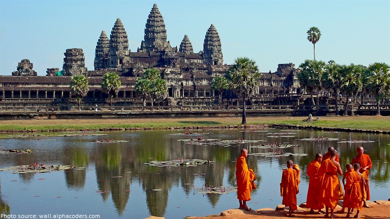 temple angkor wat monks