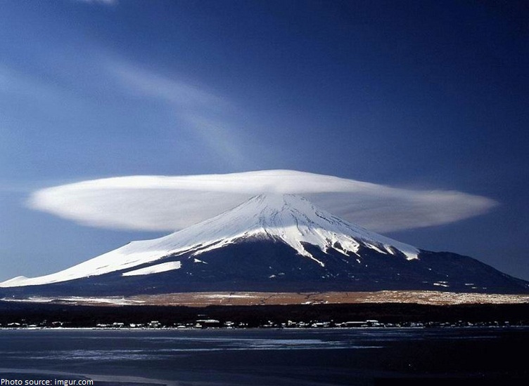 lenticular clouds over mount fuji
