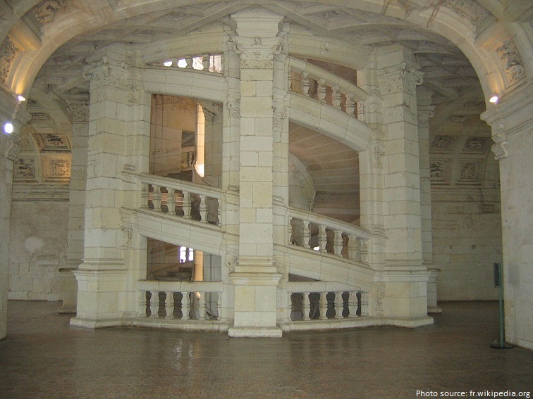 chateau de chambord staircase