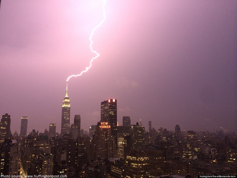 lightning hitting empire state building