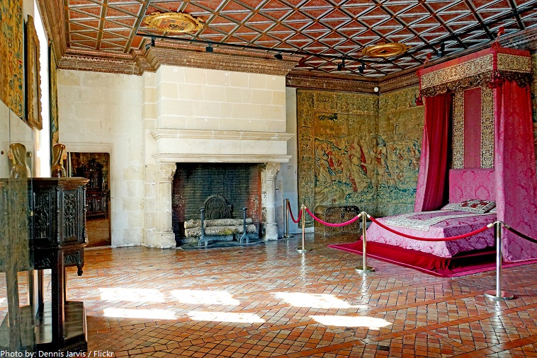 chateau de chenonceau five queens bedroom