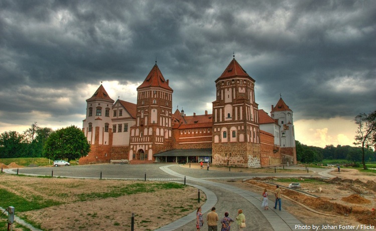 mirsky castle complex