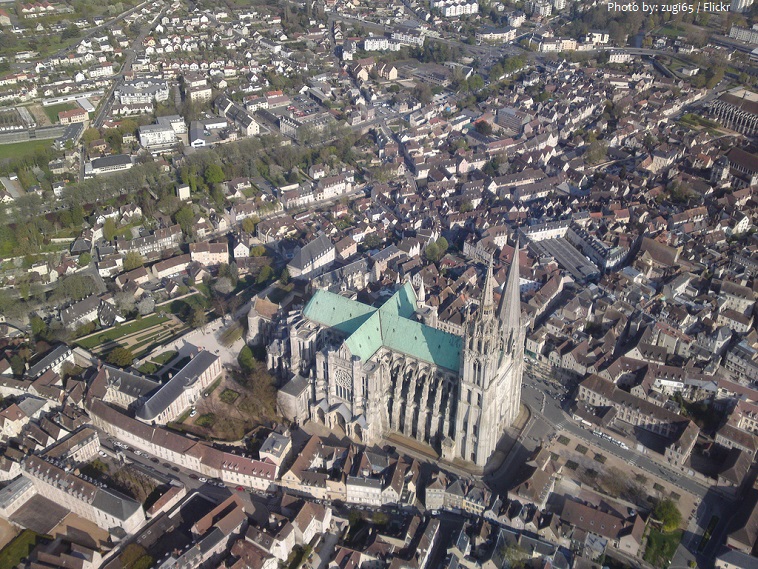 chartres cathedral aerial