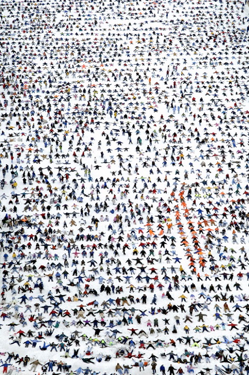record for the most people making-snow angels