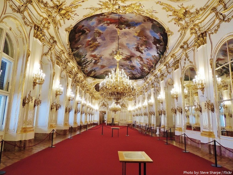 schönbrunn palace great gallery