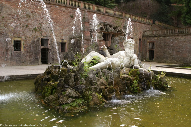 heidelberg castle fountain