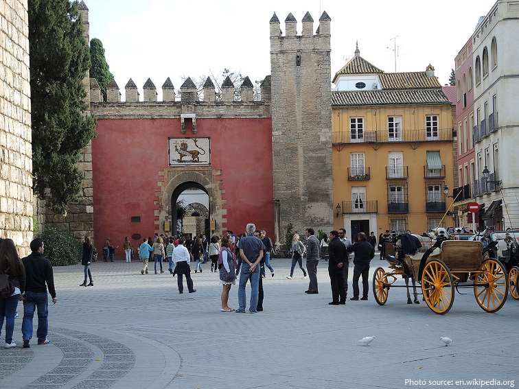 alcázar of seville entrance