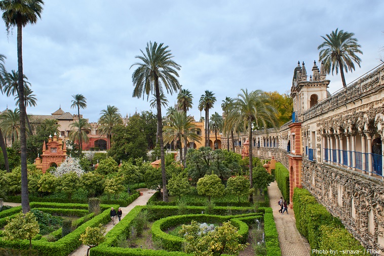 alcázar of seville garden