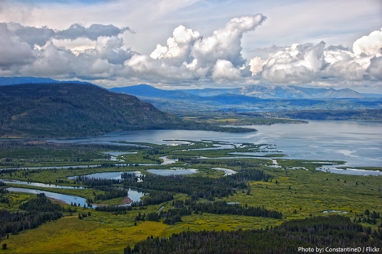 Interesting facts about Yellowstone Lake | Just Fun Facts