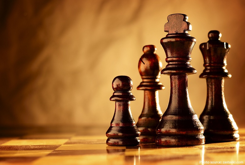 Heisenberg Chronicles — 5x14: Ozymandias Fun Factoids: The chess board in